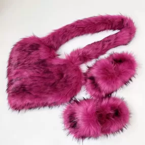 827 - HOT PINK FURRY HEART BAG