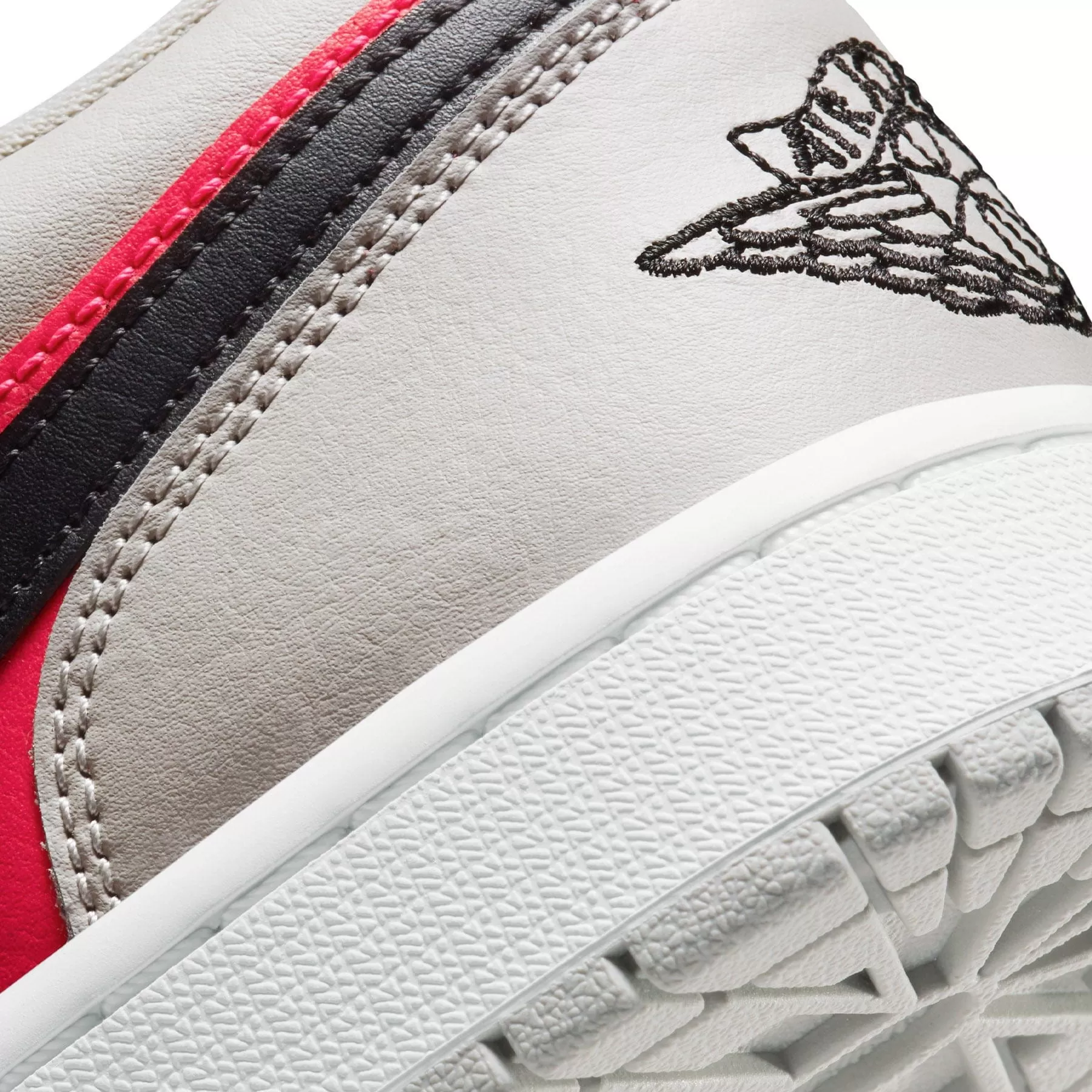 Air Jordan 1 Low Wmns 'Light Iron Ore Siren Red'