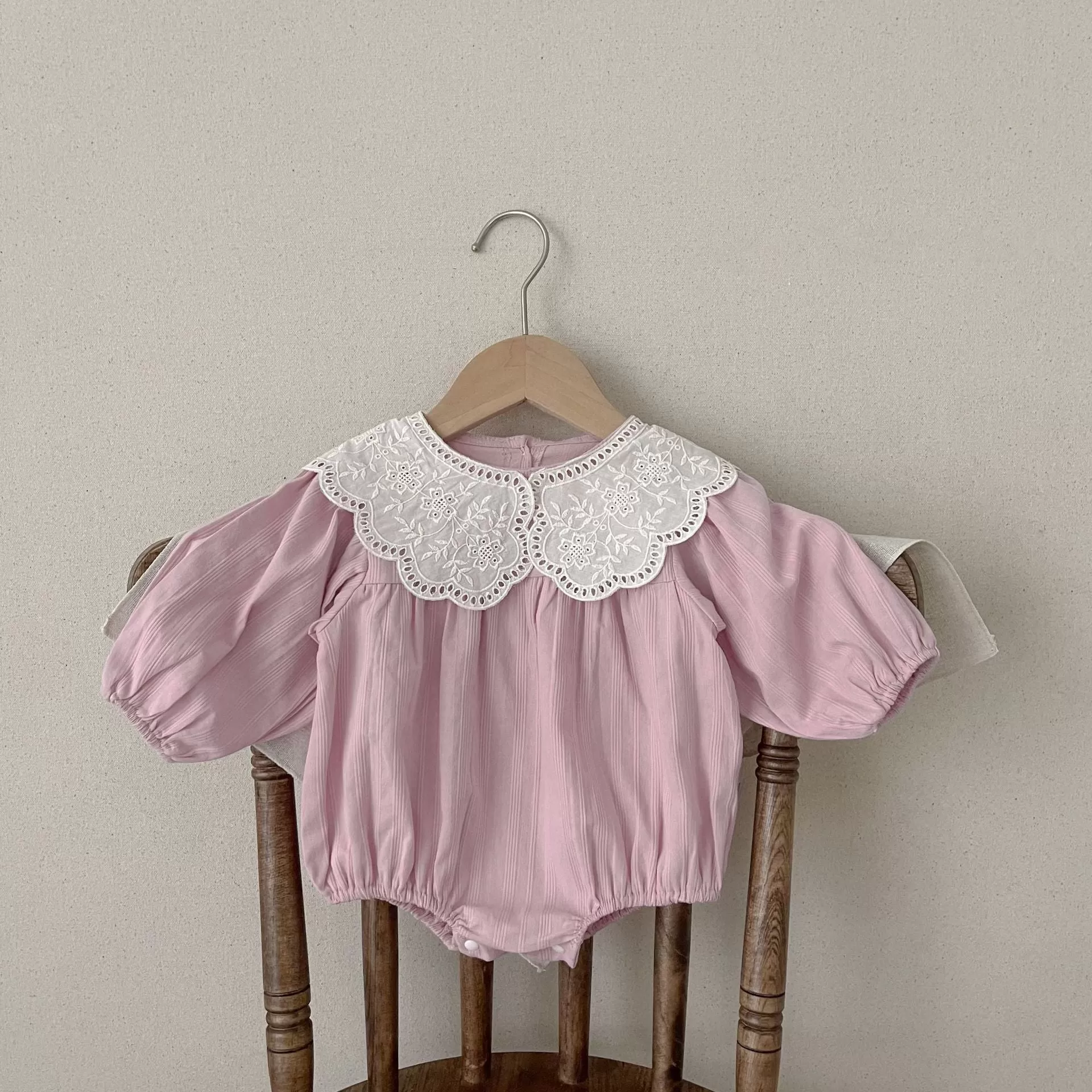 Baby Girls Solid Color Rompers Wholesale 24011137