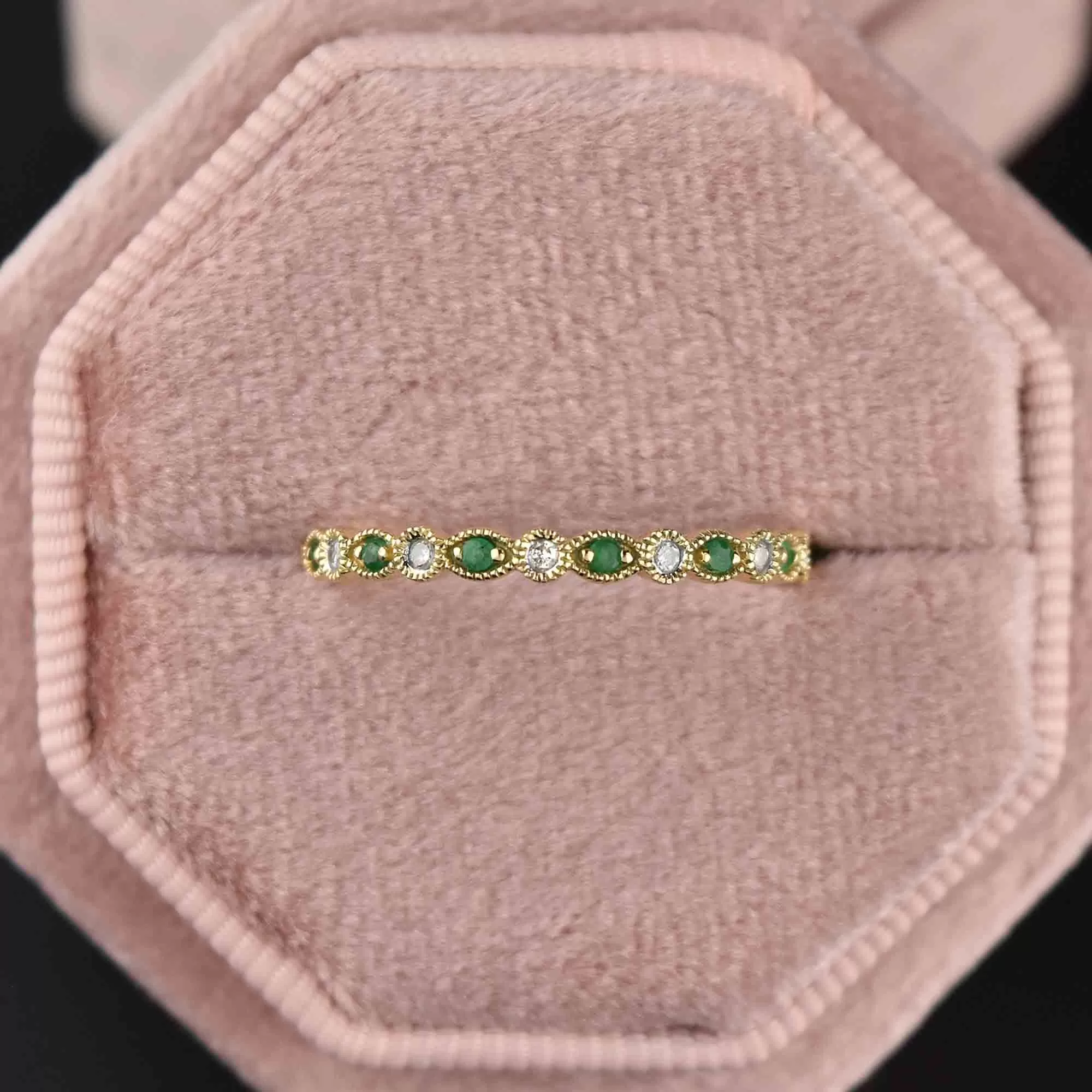 Chic Scalloped 14K Gold Diamond & Emerald Stacking Ring