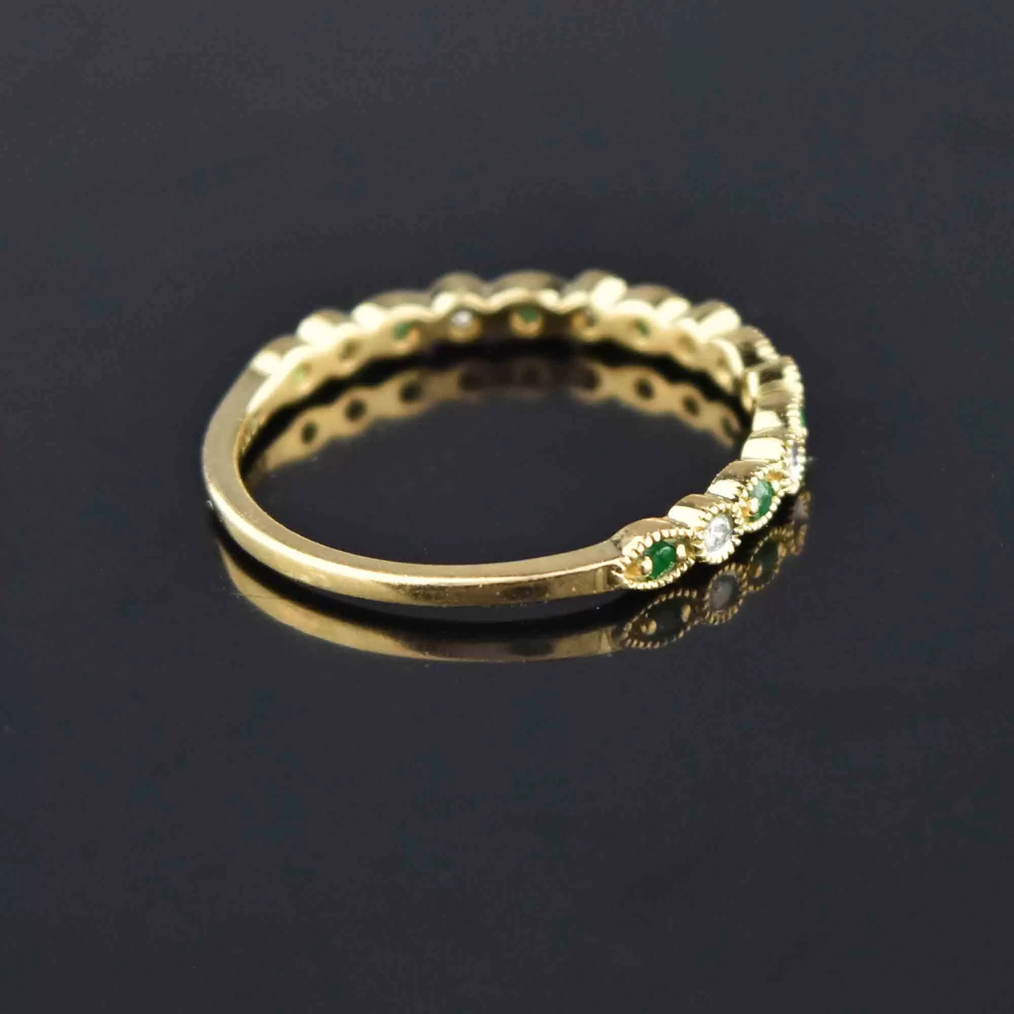 Chic Scalloped 14K Gold Diamond & Emerald Stacking Ring