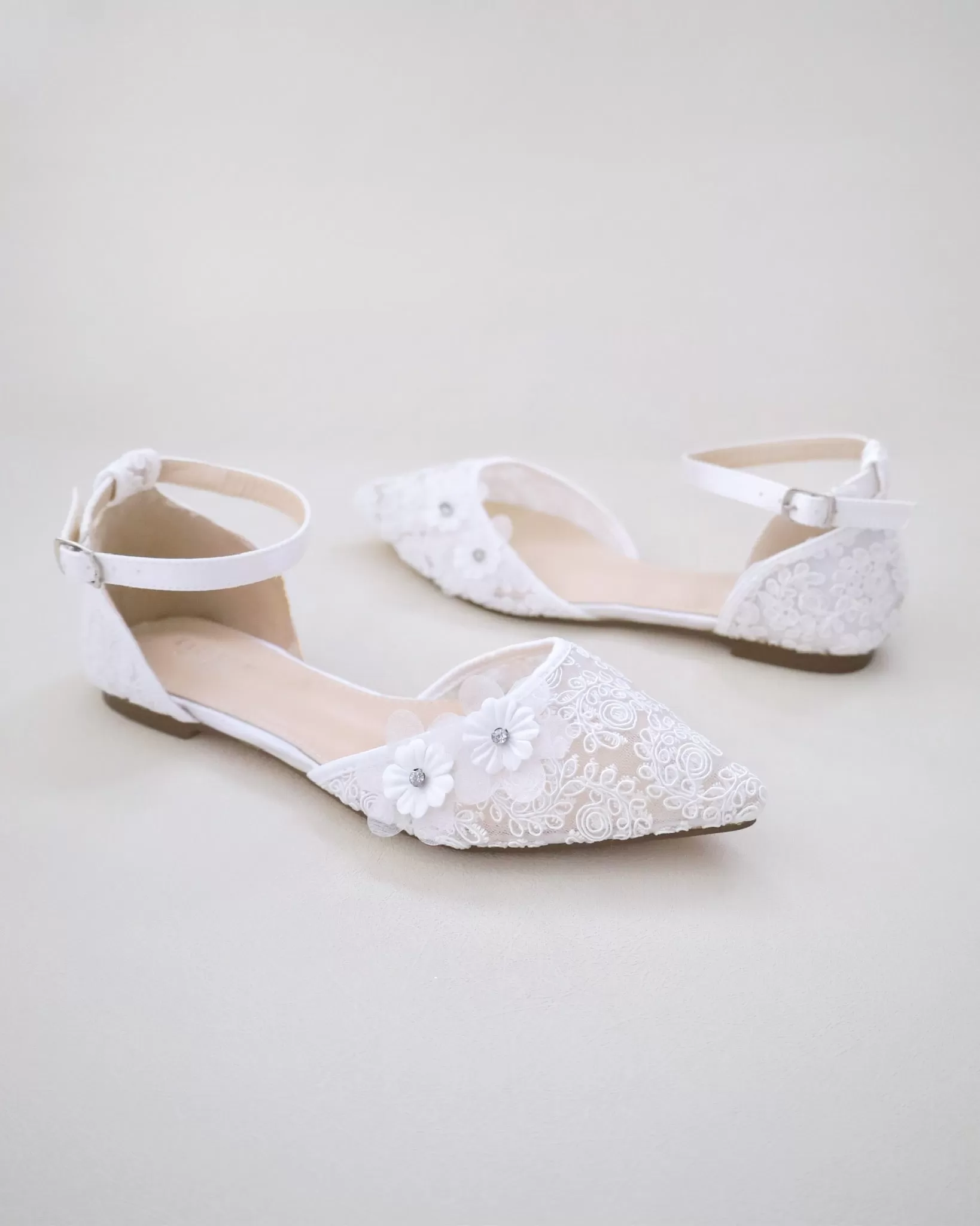 Crochet Lace Pointy Toe Flats with Flower Applique