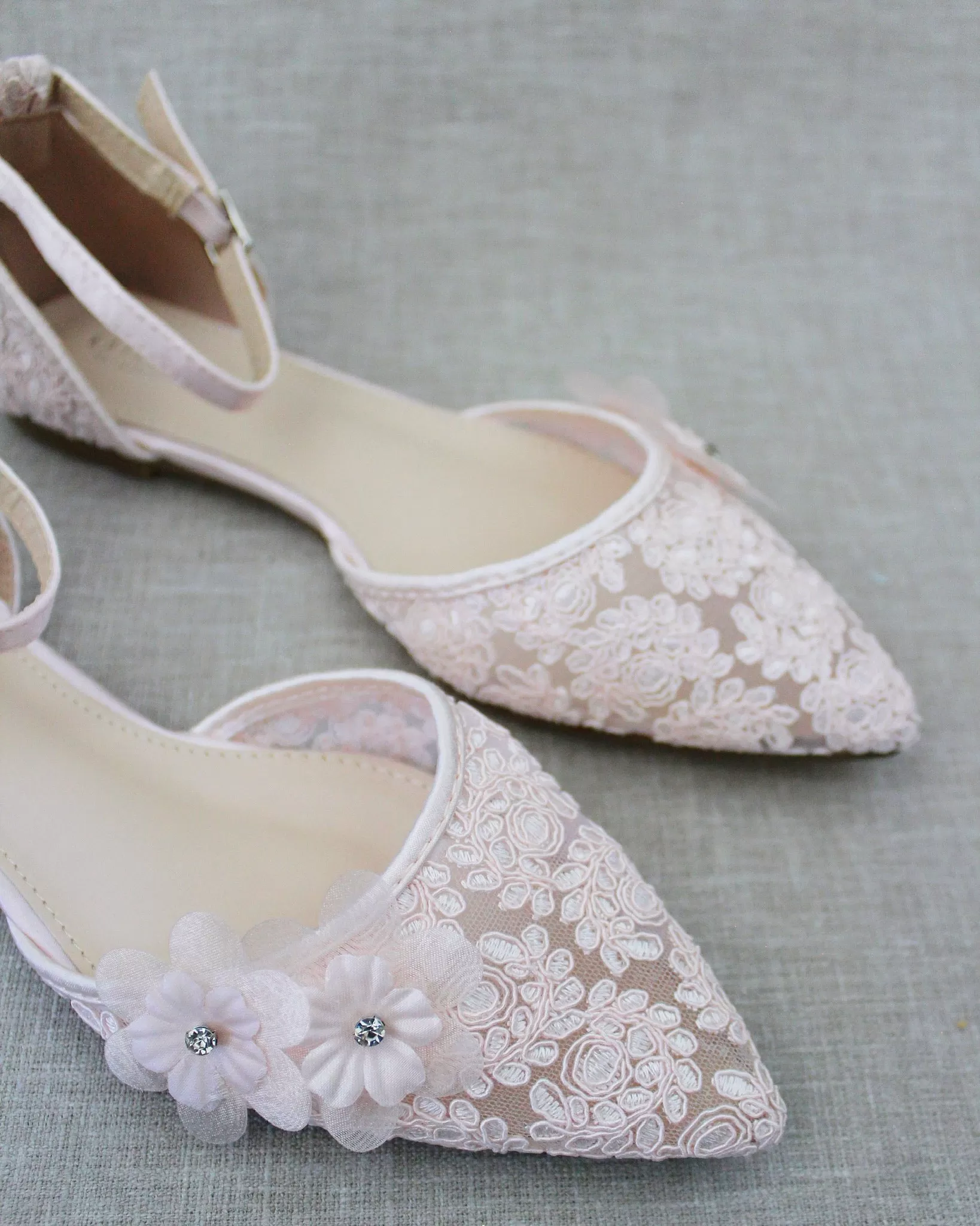 Crochet Lace Pointy Toe Flats with Flower Applique