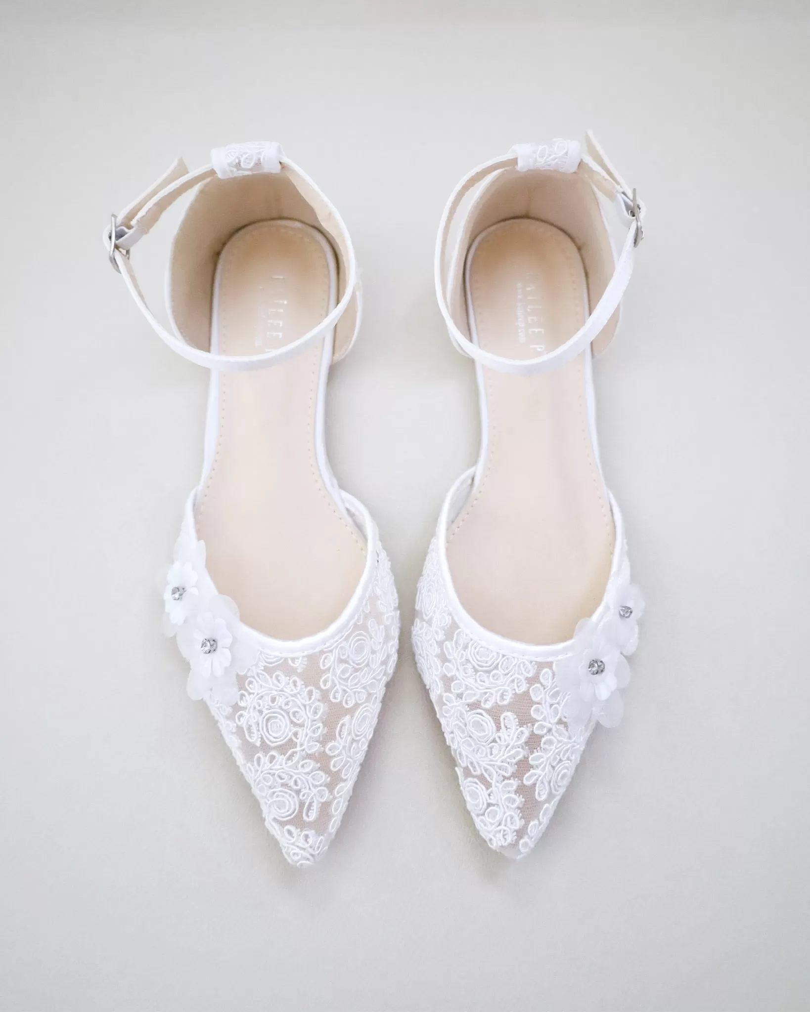 Crochet Lace Pointy Toe Flats with Flower Applique