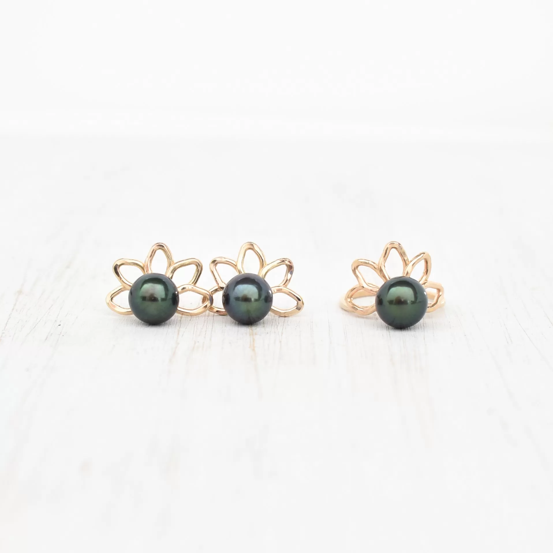 Naupaka Stud Earrings with Pearls