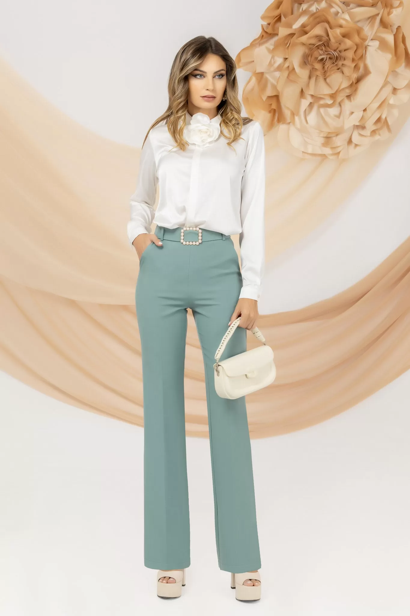 Pantaloni eleganti verde menta a gamba larga Pretty Girl con cintura rimovibile accessoriata con fibbia in perle