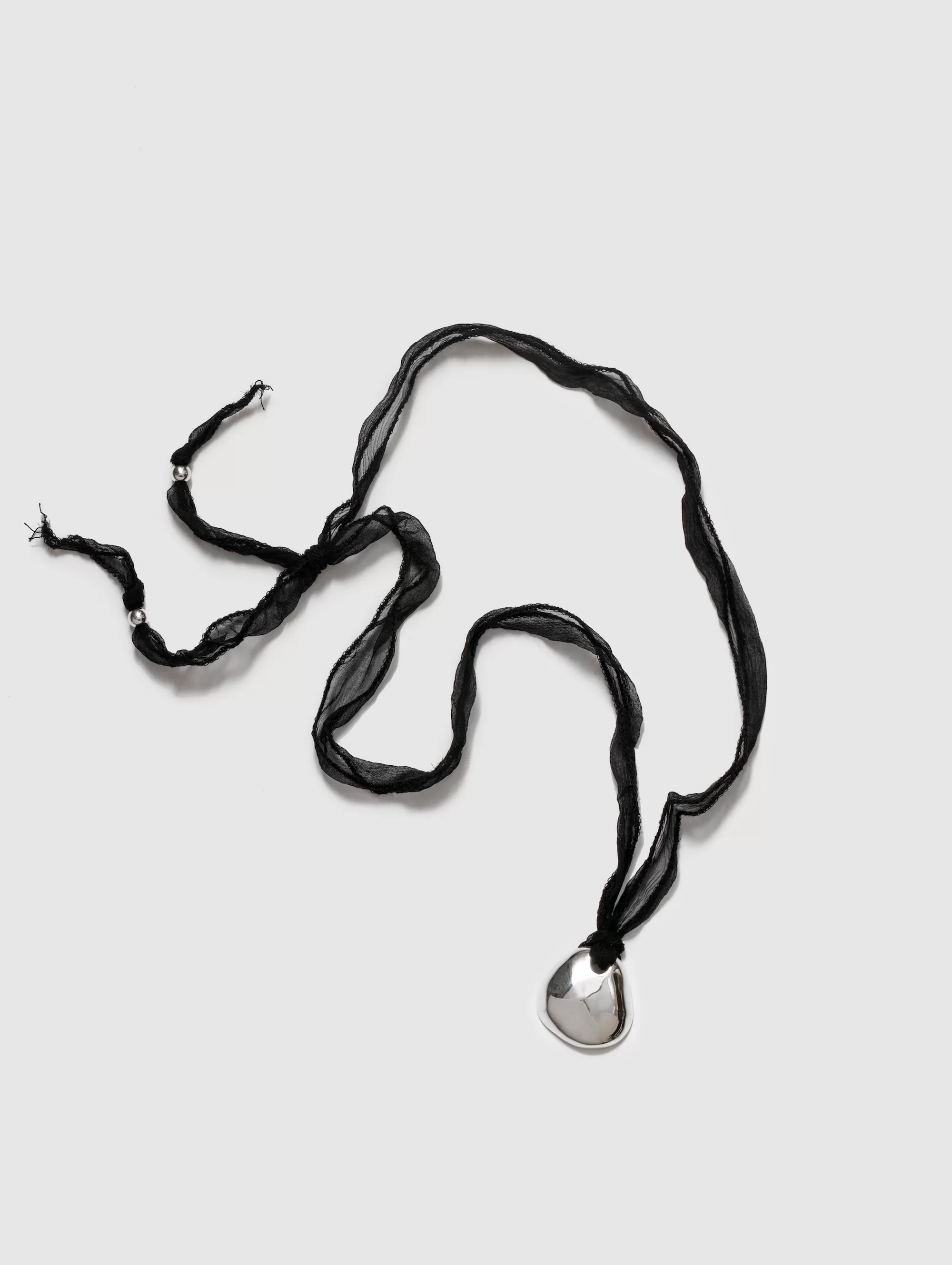 Petal Necklace in Black