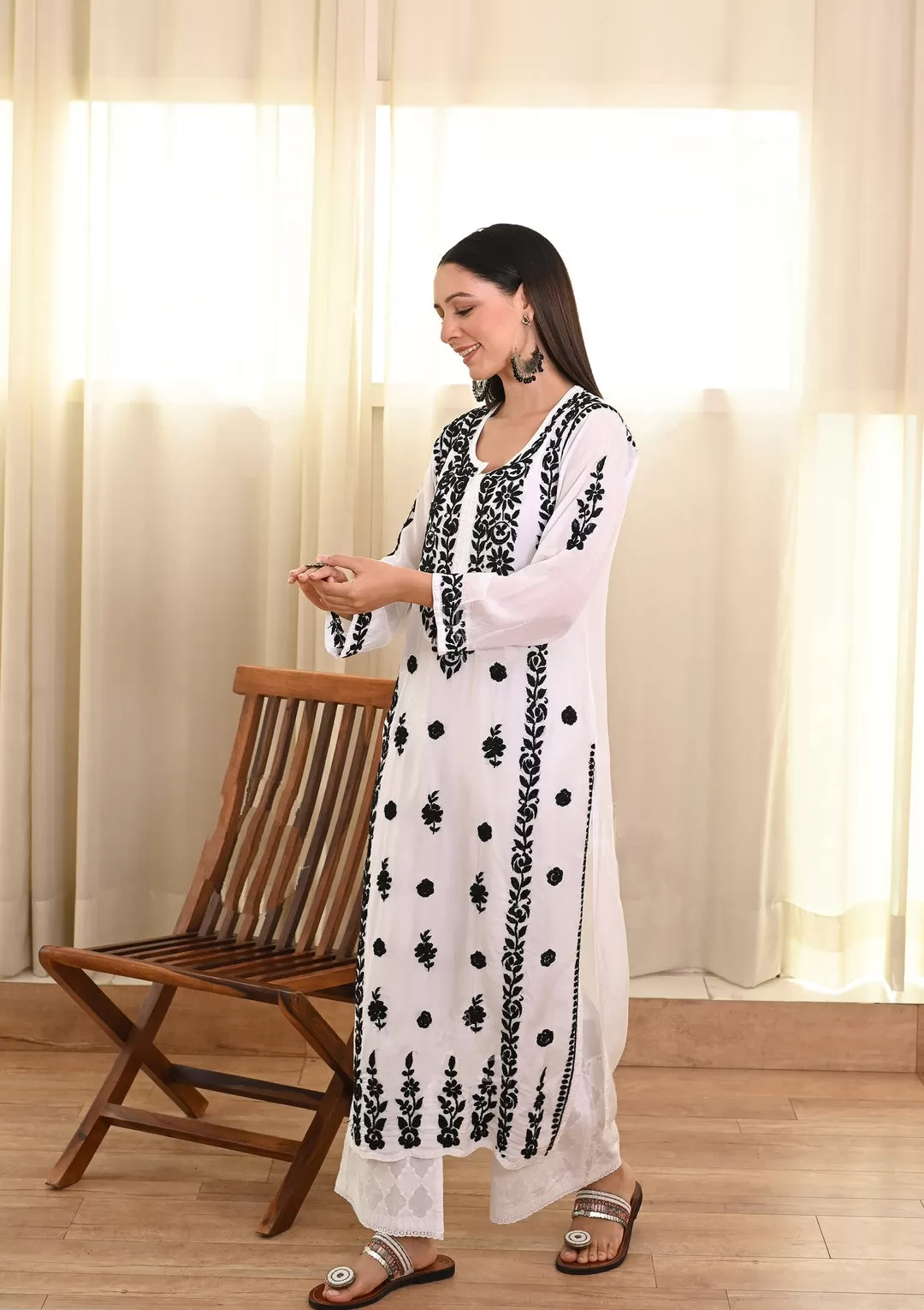 Pratha Black & White 3D Chikankari Muslin Kurta