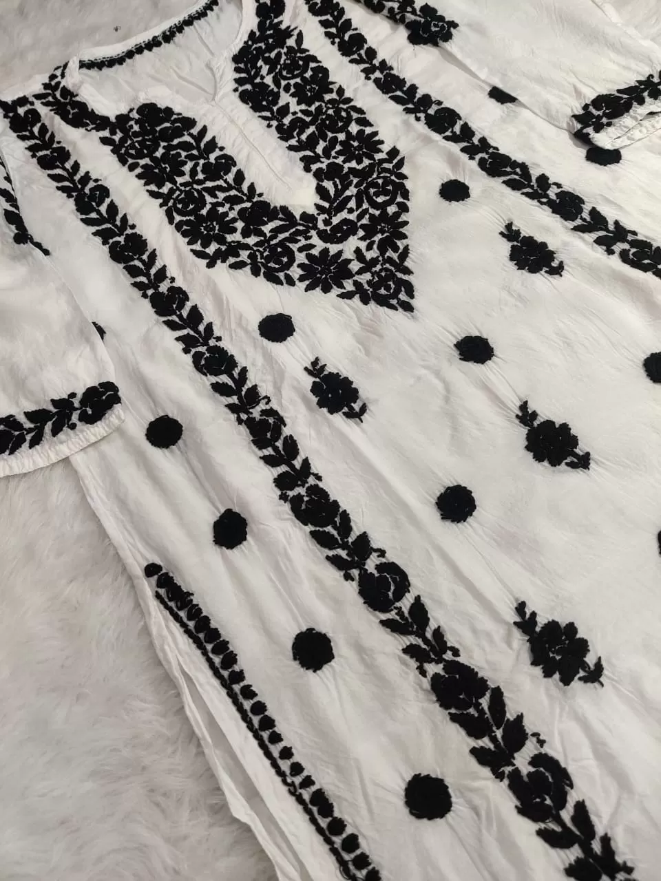 Pratha Black & White 3D Chikankari Muslin Kurta